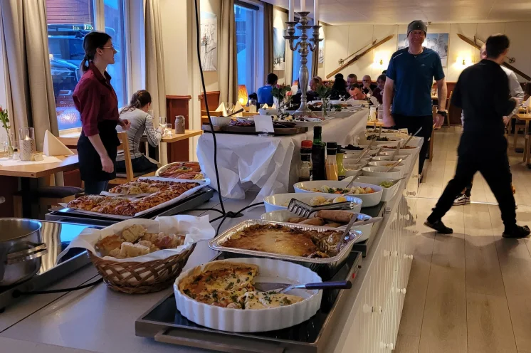 Unser Hotel bietet eine sehr gute Halbpension und auch die Möglichkeit sich Lunchpakete für den Tag zu präparieren