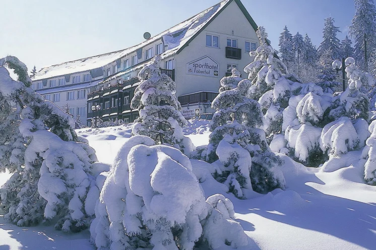 Unsere Unterkunft in Oberhof direkt an der Loipe und fußläufig entfernt zur Skihalle.