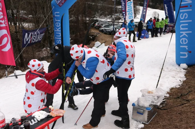 Unsere Empfehlung: Skiwachsen vor dem berühmt berüchtigten Schlussanstieg, der legendären ca. 3 km langen Cascata, wenn hier auch etwas unkonventionell ;-)