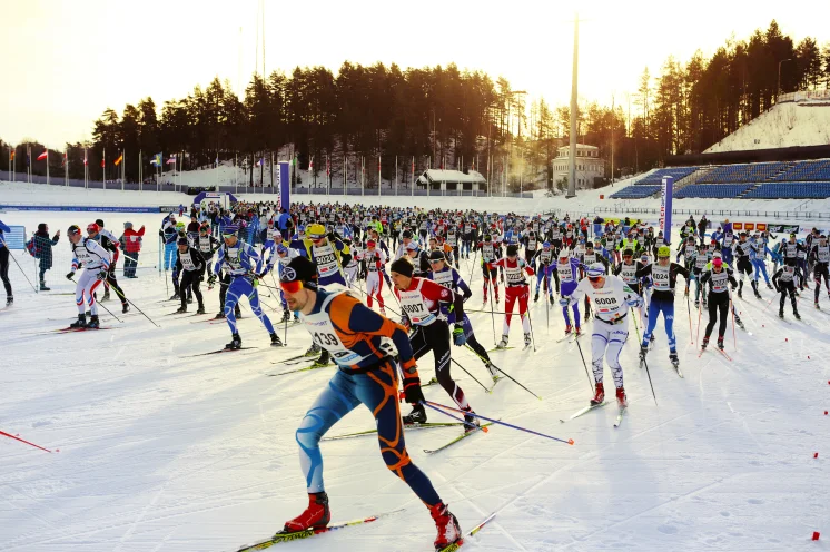 Im berühmten Skistadion befindet sich das Start- & Zielgelände 