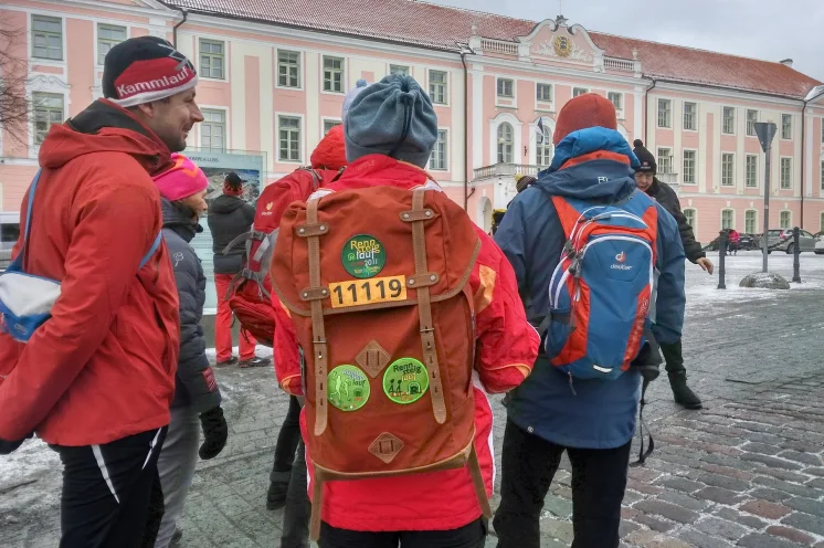 Gut "eingepackt" spazieren wir u.a. am Parlamentsgebäude vorbei