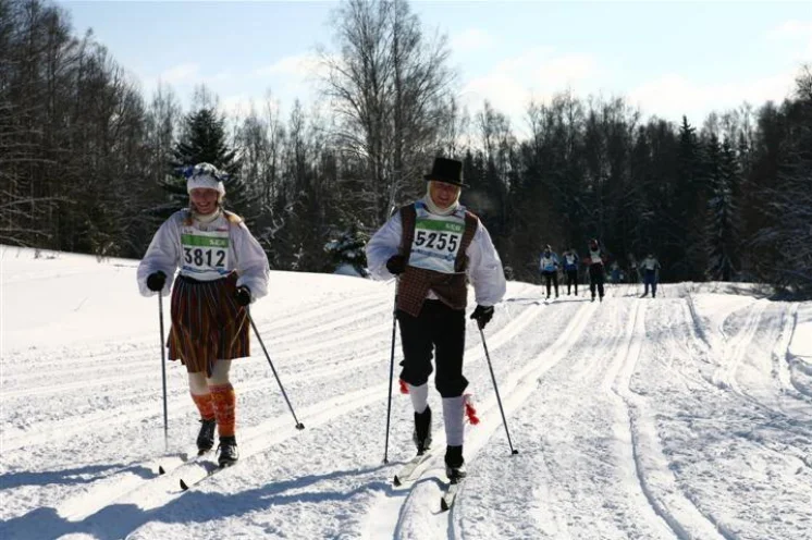 Der eine mags in komplett sportlicher, dann andere in traditioneller Kleidung