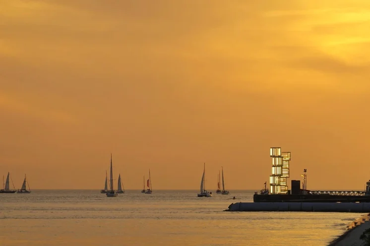 Die "Stadt des Lichtes" macht besonders zu Sonnenauf- & Sonnenuntergang ihrem Namen alle Ehre
