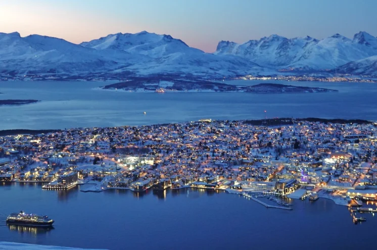 Der Blick vom Hausberg Storsteinen ist das Highlight unserer Citytour