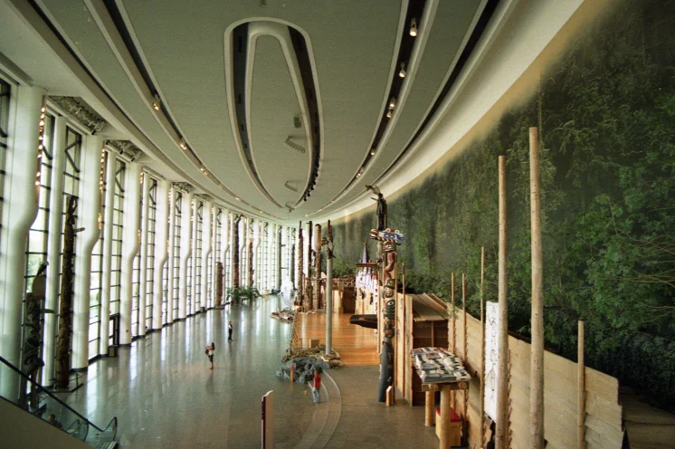 Gatineau: Der 120 m lange Eingangsbereich des Nationalen Historischen Museum. Es ist das meistbesuchte Museum Kanadas