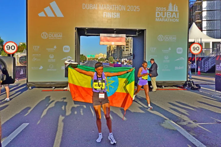 ...und Dreifach-Triumph bei den Frauen