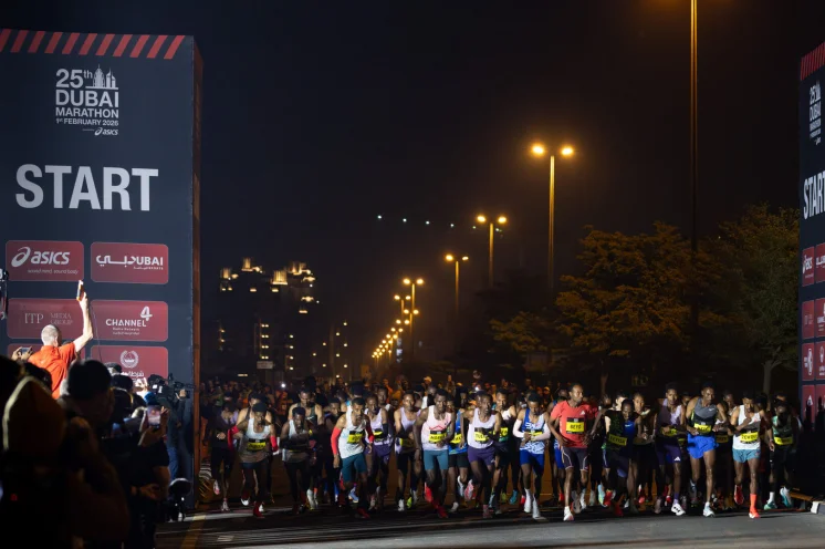 Um 6 Uhr fällt der Startschuss für die Weltelite – Gänsehaut zum Auftakt des Dubai Marathons