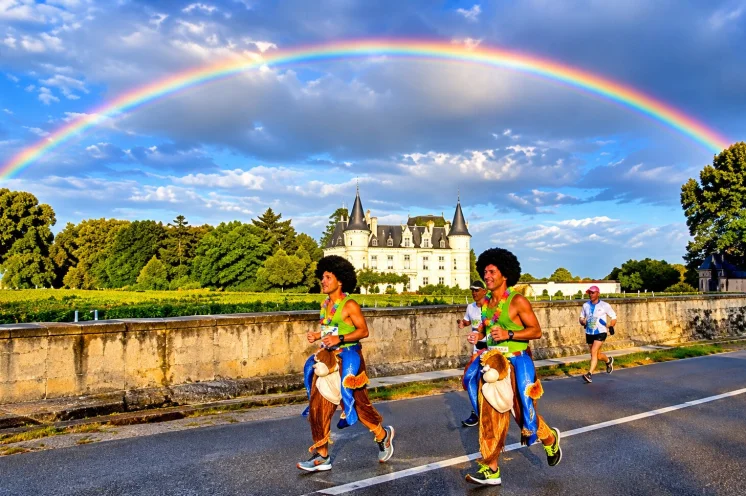 Marathon du Médoc - riesiger Läuferkarneval und längste Weinprobe der Welt