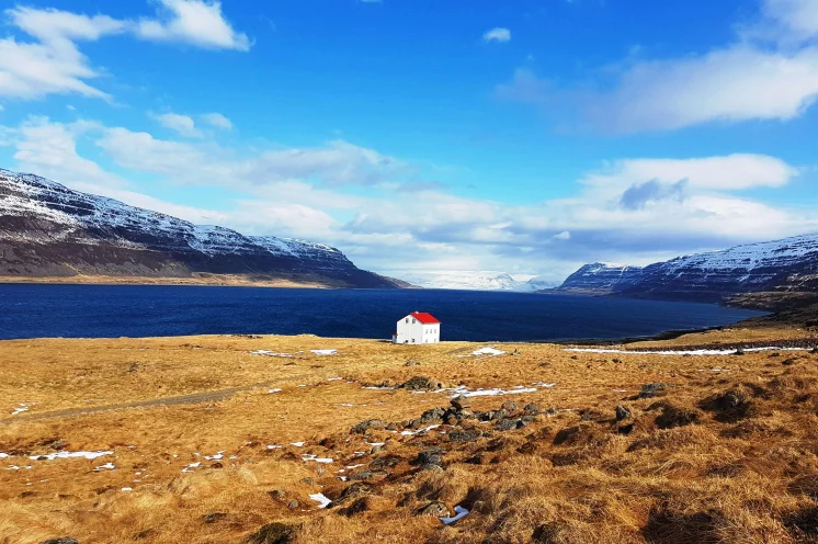 Die Bilderbuchkulisse der Westfjorde lernen Sie auf unserer Sightseeingtour auf dem Rückweg von Ísafjörður nach Reykjavik kennen