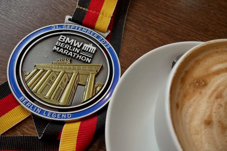 Nach dem Marathon können Sie in der Bar unseres Hotels relaxen.