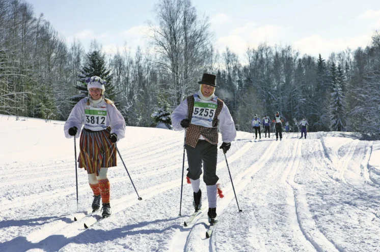 Manch einer mags eher sportlich, andere wiederum in traditioneller Kleidung :-)