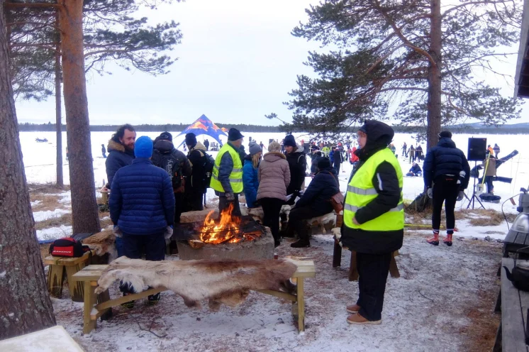 Vorbereitungen am Wendepunkt (100 km nach dem Start)