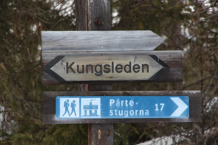 Wer mit Jokkmokk nichts verbinden kann, dem ist bestimmt der Kungsleden ein Begriff. Nur wenige Kilometer vor diesem Wanderweg ist die Wendeschleife für den Skimarathon...