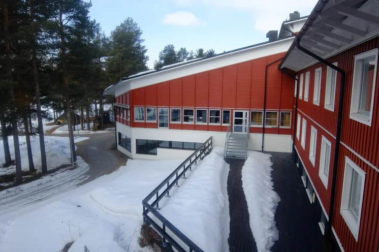 Jokkmokk, Rückseite unseres Hotels und nur ca. 50 m entfernt von der Wettkampfloipe (ca. 400 m vor dem Ziel).