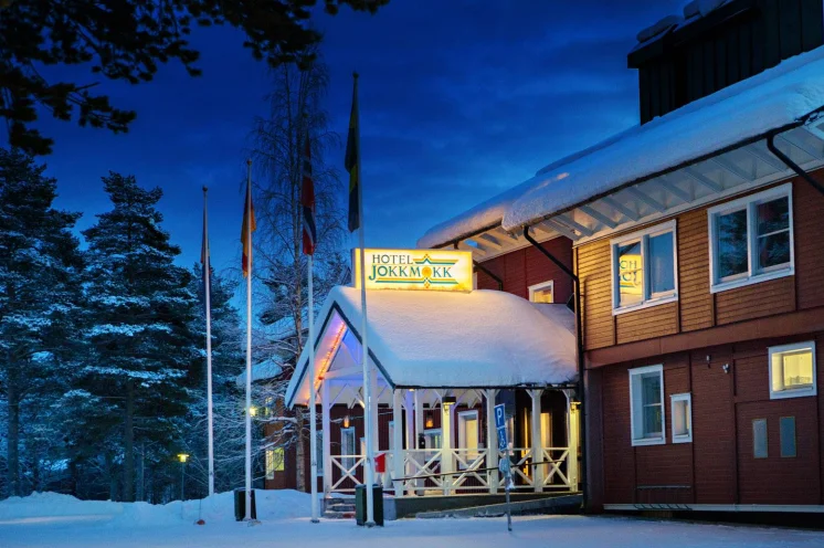 Unser Hotel liegt nur ca. 50m von der Loipe und 200m vom Start-/Zielbereich