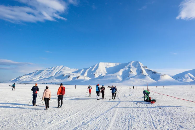 Das Startfeld liegt unmittelbar vor der Hauptstadt - es ist fußläufig erreichbar.