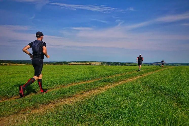 Für alle Läufer mit Trailerfahrungen und guter Ausdauer geeignet. 