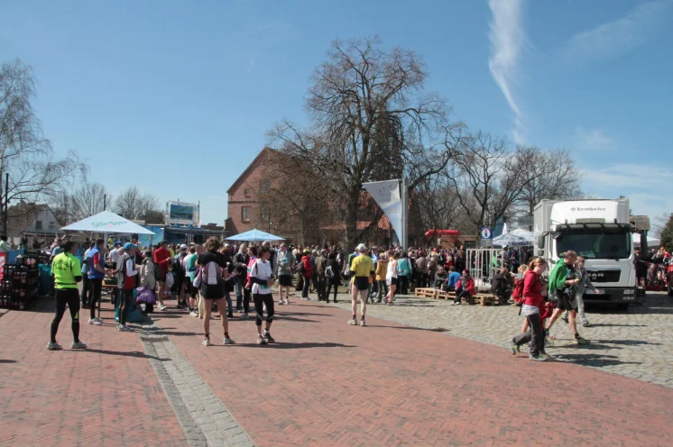 Darßer Arche in Wieck: Nationalparkzentrum und Start/Ziel des Darß Marathons
