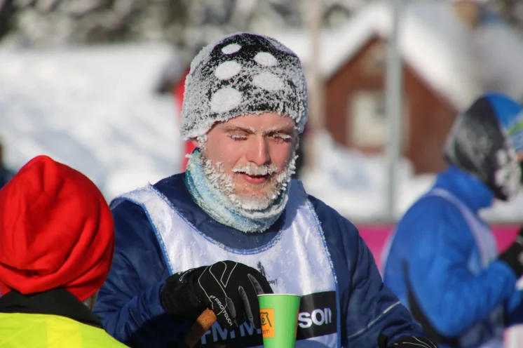 Insgesamt gibt es 7 Service- und Verpflegungsstationen auf der Strecke. Blaubeersuppe und Gemüsebrühe wärmen von innen