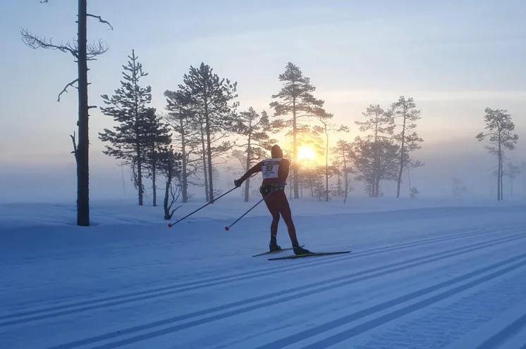 Die Öppet Spar am Montag über 90 km auf der originalen Vasaloppet-Strecke bietet sehr angenehmes Laufgefühl. Hier sind deutlich weniger Teilnehmer unterwegs als beim Hauptlauf und es ist freie Technik möglich (Skating oder Klassisch)