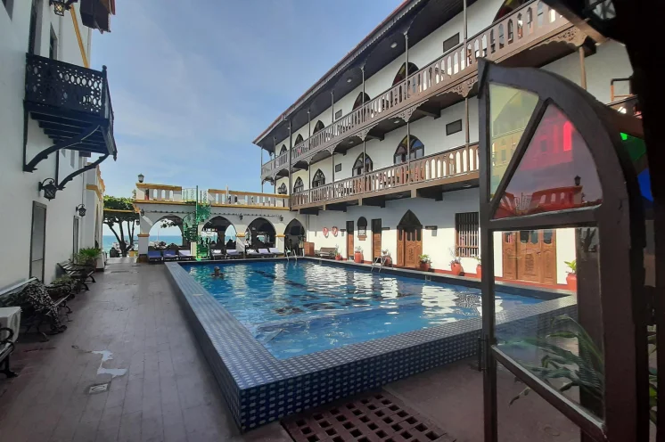 Unser 4-Sterne-Strandhotel in der historischen Altstadt von Stown Town ist eine Augenweide