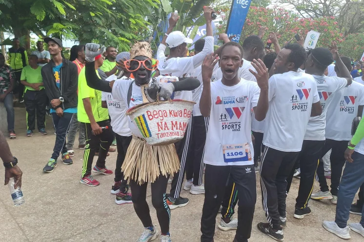 Ausgelassene Stimmung auch noch nach Zieleinlauf