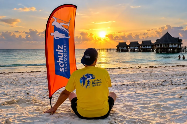 Einfach nur genießen - Sonnenuntergang am Michamvi Beach erleben