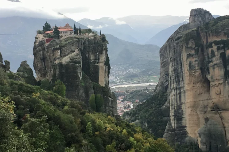 Die anmutigen Felsenklöster von Metéora