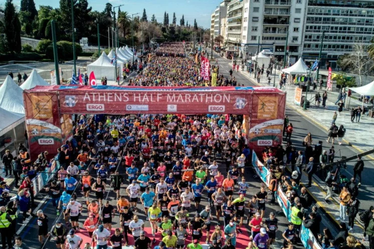 Start und Ziel ist direkt am zentralen Syntagma-Platz