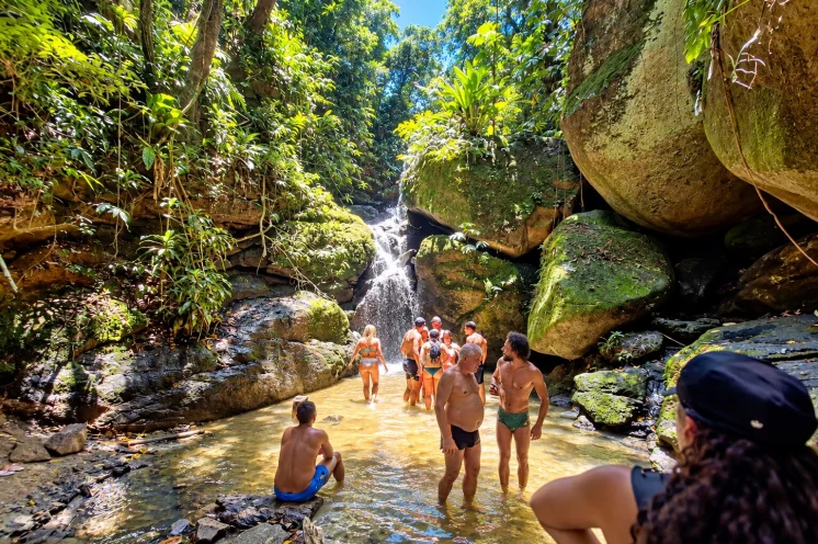 Badespaß mitten im tropischen Regenwald des Tijuca-Nationalparks
