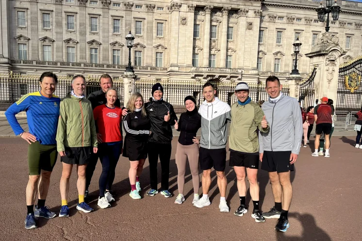Beim gemeinsamen Morgenlauf vor dem Buckingham Palace
