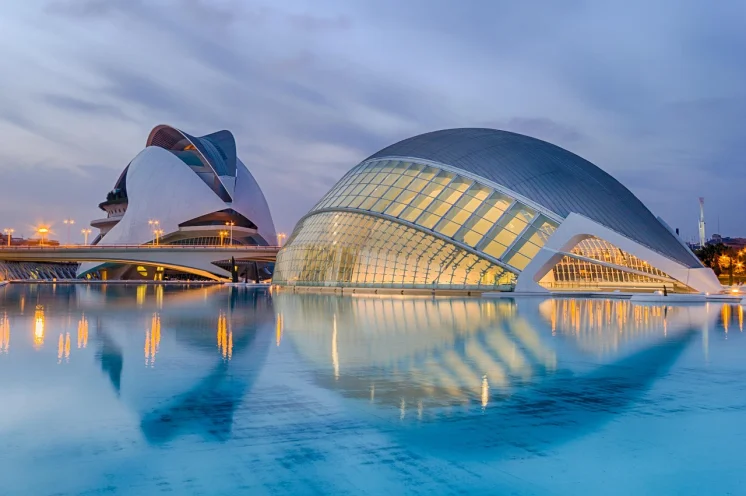 Ein futuristisches und architektonisches Konglomerat aus Gebäuden