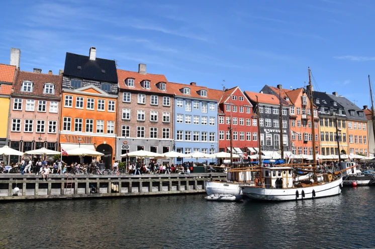 Gemütliche Cafes am Hafen von Kopenhagen