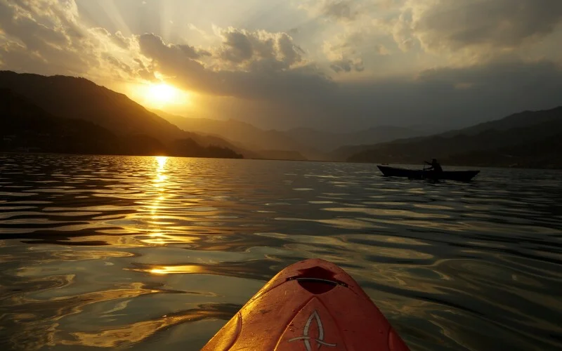 Erholung in Pokhara und Zeit für Erkundungstouren zum Phewa-See