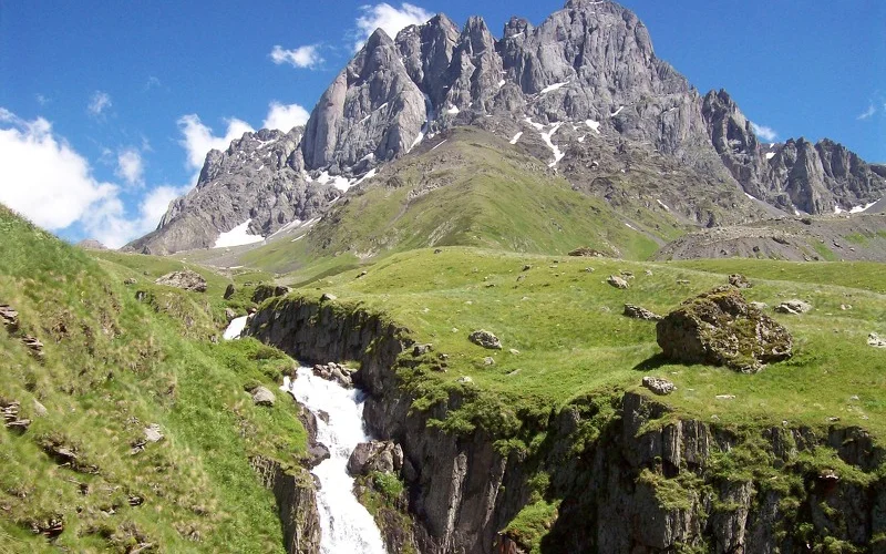 Trekkingbeginn im Sno-Tal zum Mount Mukhadze 