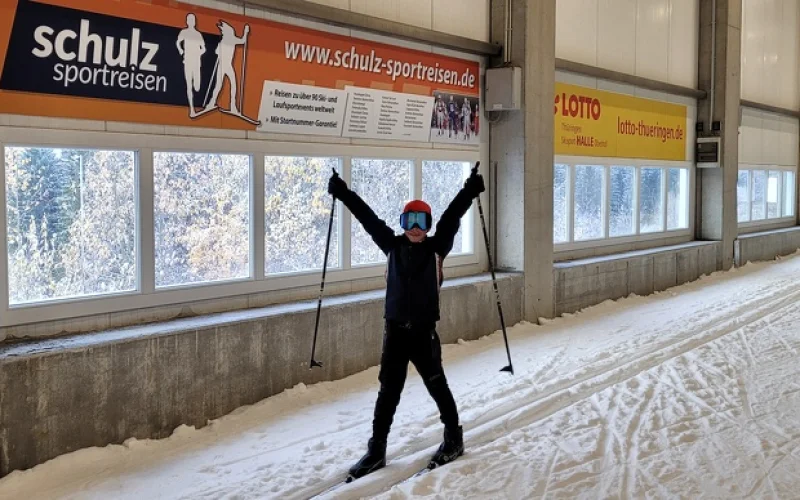 Skifahren und Materialtest bis 16 Uhr, Technik-Workshops, Heimreise