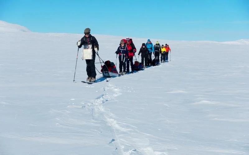 Skiwanderung zur ersten Wildnishütte