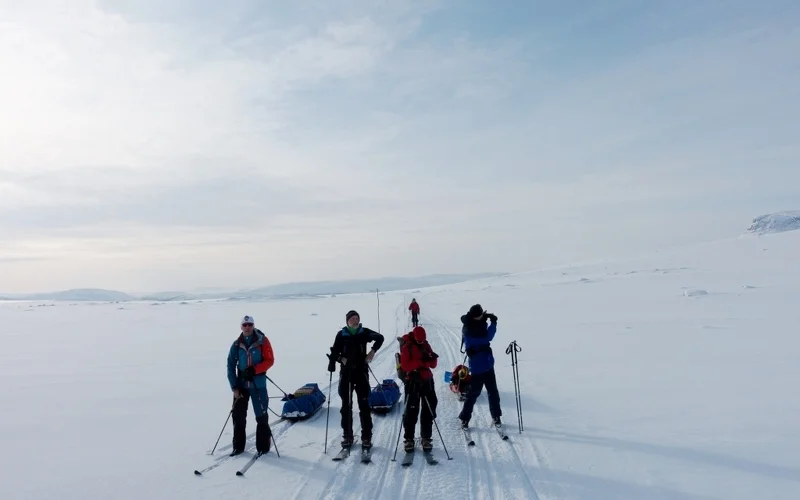 Durch den Pulverschnee zur fünften Wildnishütte
