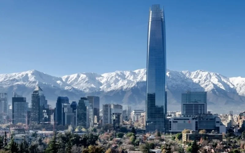 Flug nach Santiago de Chile mit Ankunft am nächsten Tag