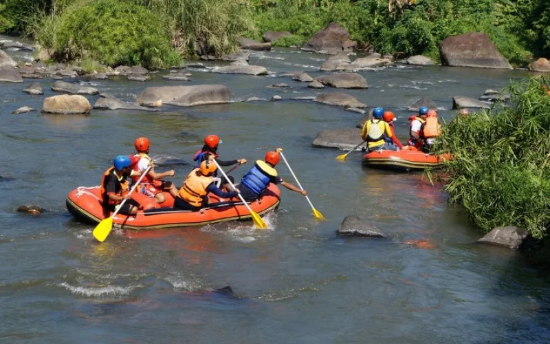 Wildwasser-Rafting bei Tondano
