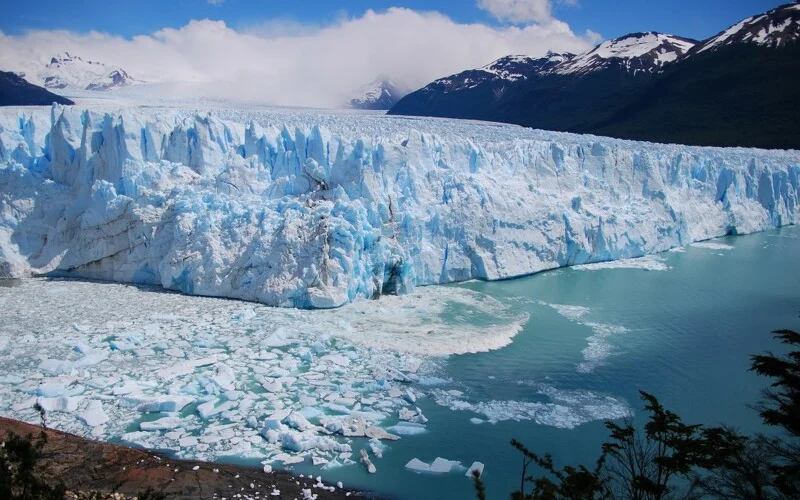 Bootsfahrt entlang des Perito-Moreno-Gletschers