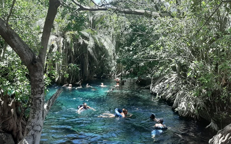 Tagesausflug zu der heißen Quelle Chemka hot spring