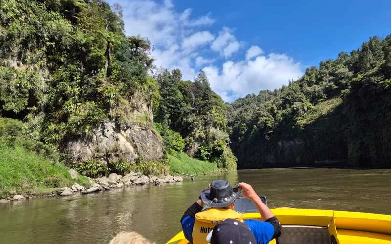 Per Jetboot im Whanganui Nationalpark zur Bridge to Nowhere