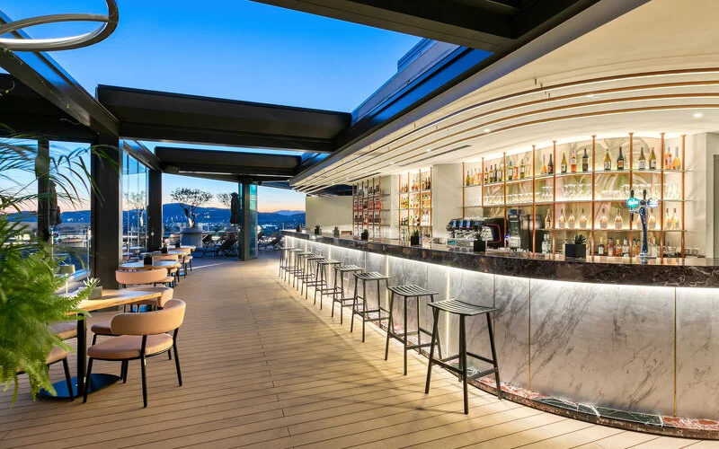 Anreise nach Athen und Startnummernausgabe auf der Dachterrasse