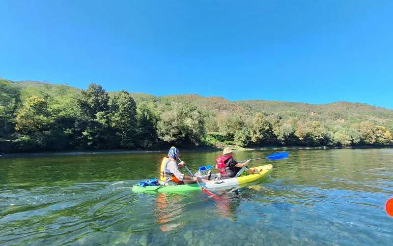Serbien: Gemütliche Paddeltour auf dem lieblichen Fluss Drina