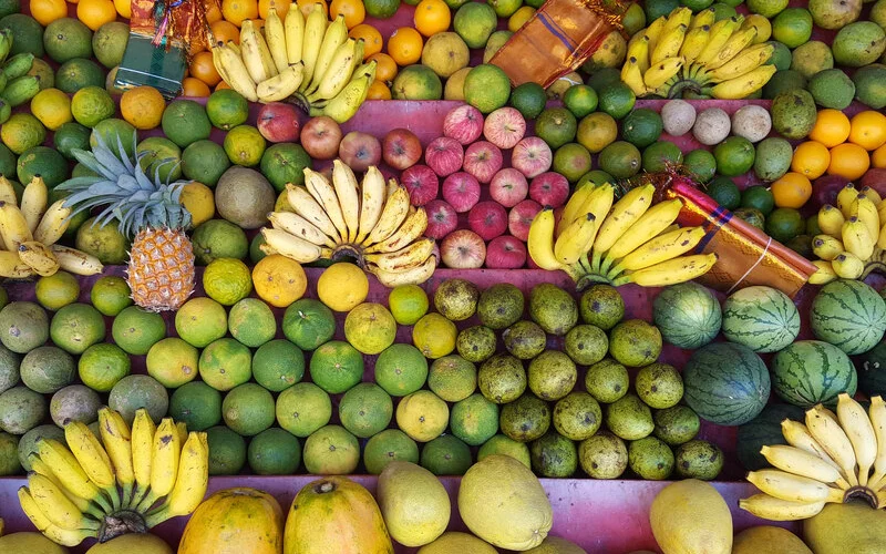 Fahrt nach Kandy, per Tuk Tuk zum Markt und zum Zahntempel