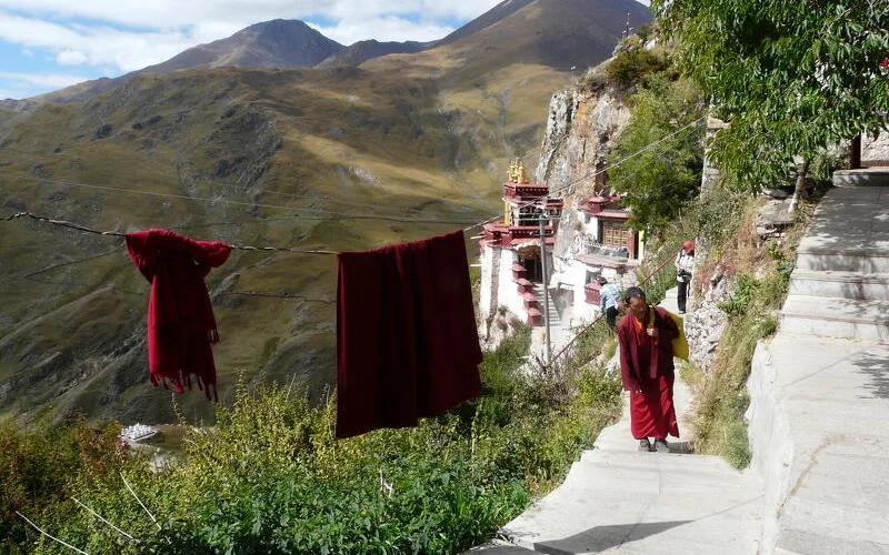 Besuch des Klosters Drak Yerpa östlich von Lhasa