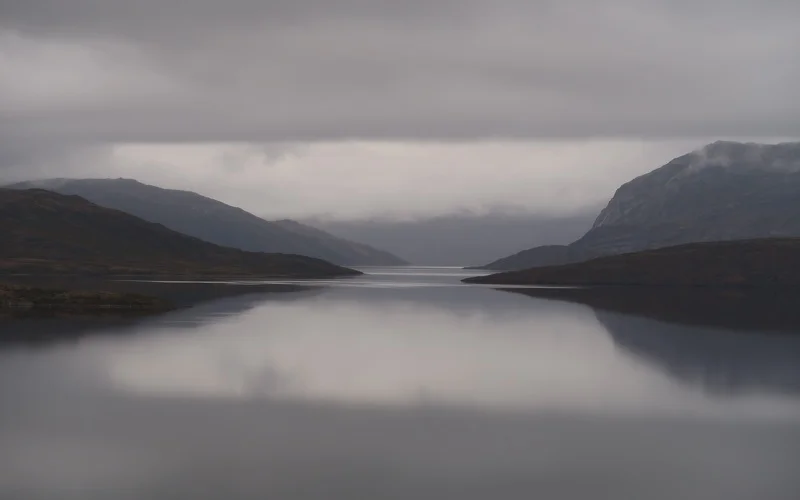 Zum feinen Sandstrand am Tasersuaq-See