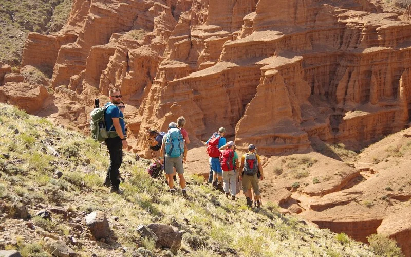 Wanderung im Kök Moynok Canyon und Fahrt zum Issyk-Köl