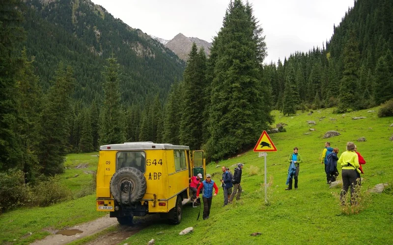 Trekking nach Teplokluchenka und Rückfahrt nach Karakol